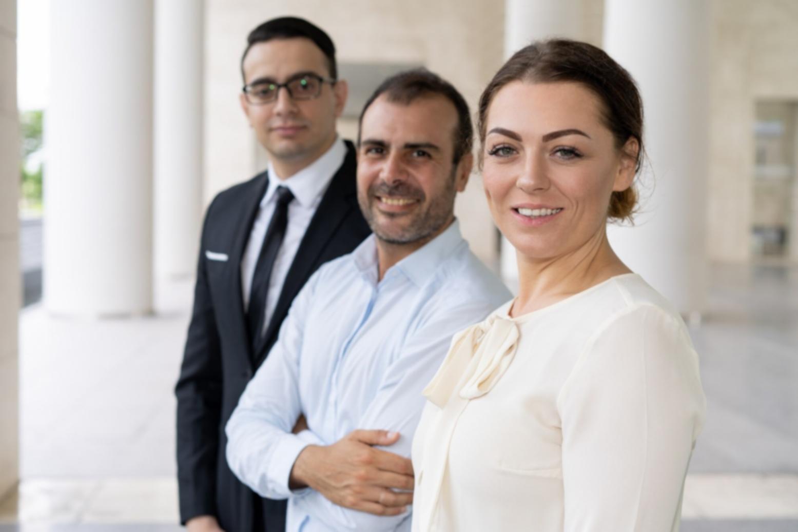 Équipe de consultants en négociation d'affaires